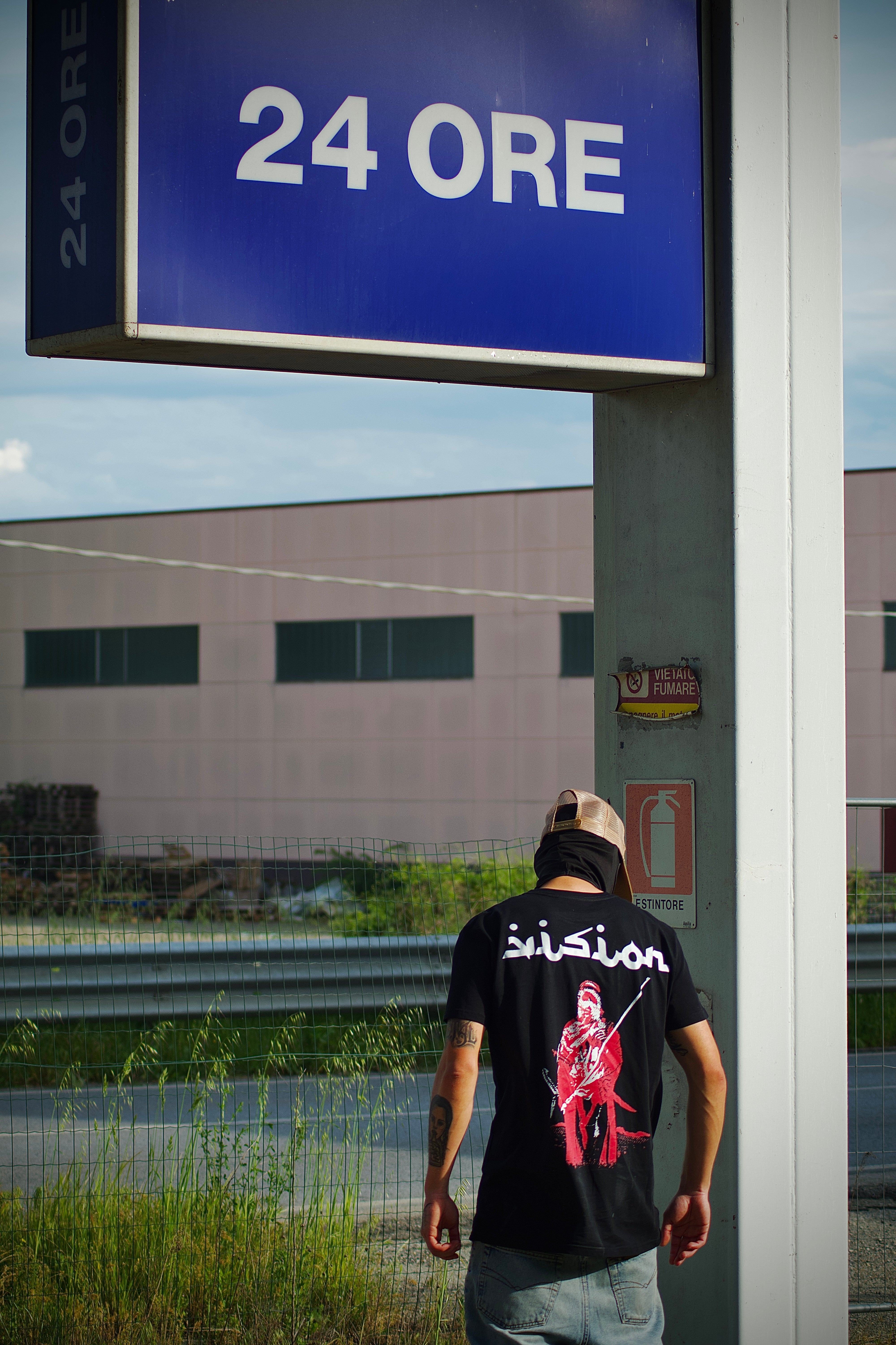 Pre-order T-shirt VSN black